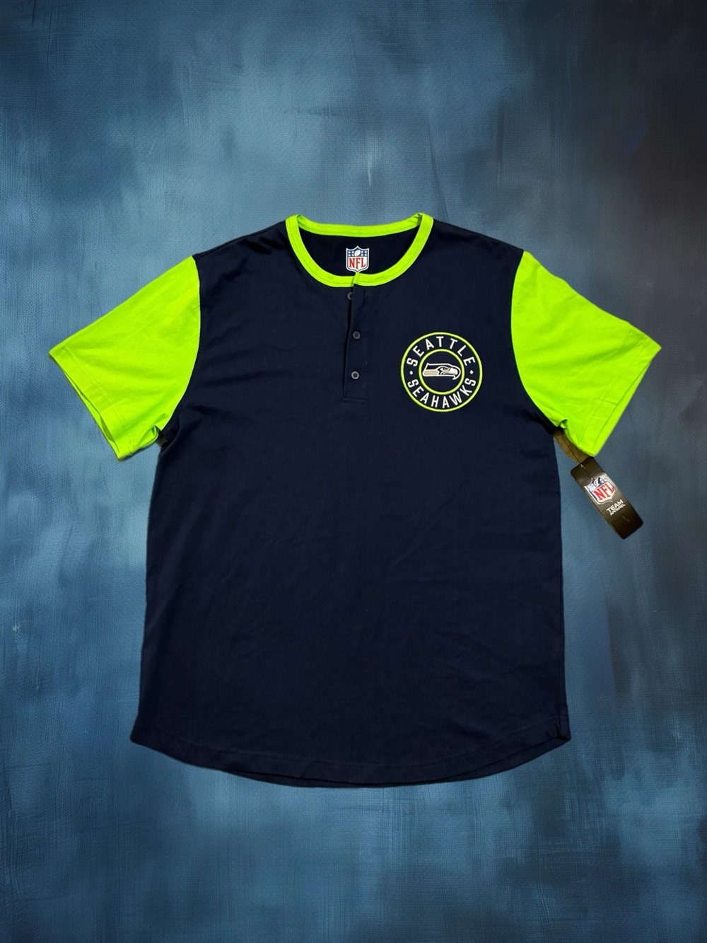 NWT - NFL Seattle Seahawks NFL Embroidered Mens Shirt